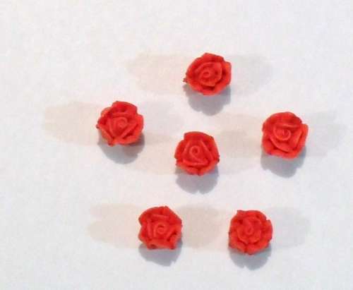 Red Icing Roses - 15 mm - Click Image to Close